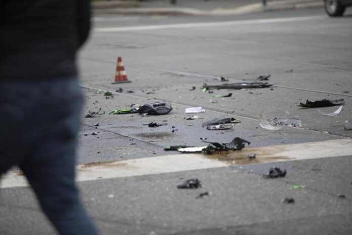 Bergamo, moto contro un camion: morto un bambino, grave il padre