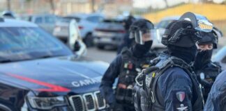 Blitz antidroga tra Ostia e Fiumicino: controlli dei Carabinieri con elicottero e unità cinofile nelle zone dello spaccio