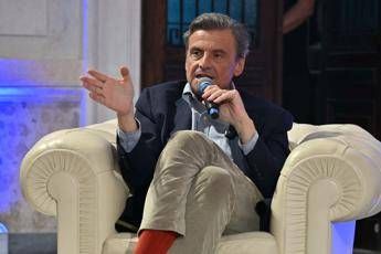 Calenda: “No al riarmo? Il Papa fa il Papa, ma io non sono d’accordo”