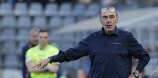 Caos Roma-Lazio, Sarri all’attacco: “Se si gioca domenica alle 12 non vado, fossi il presidente non presenterei la squadra”