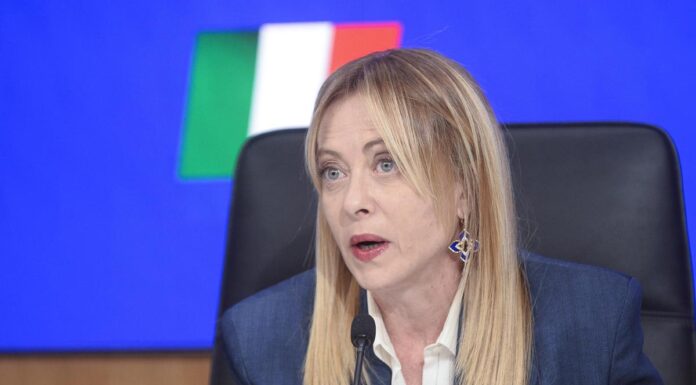 Caro carburanti, oggi il Consiglio dei ministri: sul tavolo una misura ponte