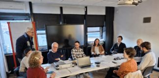 È nato a Vicenza il “Centro di studi storici e sociali Luigi Faccio” promosso da ANPI, CGIL, Fondazione Nordera Busetto e ARCI La riunione di firma dell'Atto costitutivo del Centro Studi Luigi Faccio: da sx in senso orario Marina Petroni, Anna Bertoncello, Luigi Poletto, Carlo Rela, Francesco Zanni, Cristina Malavolta, Erik Sortinelli, Claudio Rizzato, Stefano Poggi e Chiara Bonin (foto di origine composte con l'AI con prompt di VicenzaPiù)