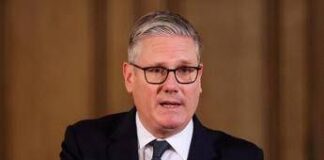 Crisi nel Labour, Starmer: “Non mi farò da parte”. Ma salgono i deputati che chiedono le dimissioni