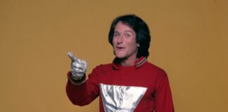 È morto Howard Storm, il regista di ‘Mork & Mindy’: aveva 94 anni