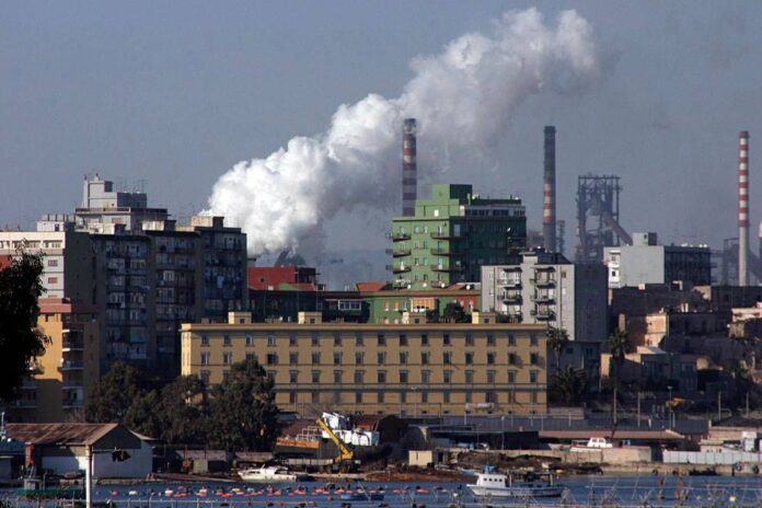 Ex Ilva, in arrivo lettere di licenziamento per 2.500 lavoratori dell’indotto