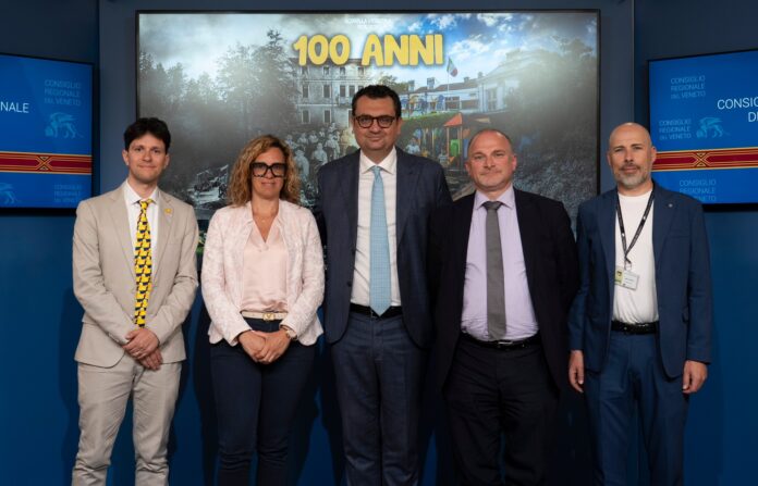 Francesco Rucco con la delegazione di Altavilla Vicentina per le iniziative per i 100 anni della scuola materna Fusari Fusari Altavilla Vicentina