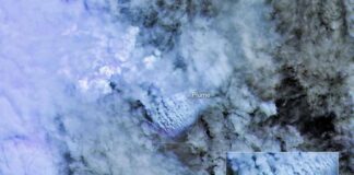 I satelliti svelano immagini straordinarie dell’eruzione che sta creando una nuova isola nel Pacifico