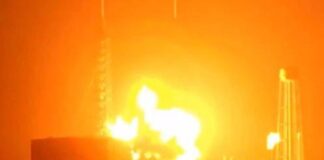 Il razzo di Blue Origin esplode durante il test sulla piattaforma di lancio, Bezos: “Personale al sicuro”