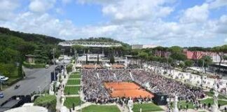 Internazionali, bambini gli chiedono autografo ma… non è un tennista