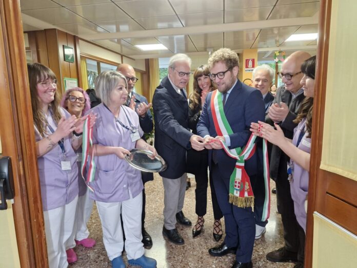 Ipab Vicenza centro diurno Trento Il taglio del nastro Ipab Vicenza centro diurno Trento