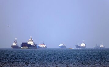 Iran, Usa abbattono droni iraniani a Hormuz. Teheran: “Accordo mai così vicino”