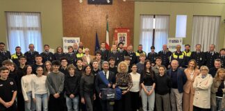 Kit sicurezza stradale, la Provincia consegna 26 nuove dotazioni ai Comandi di Polizia Locale vicentini La provincia consegna 26 kit ai Comandi di Polizia Locale vicentini
