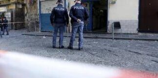Lite tra ragazzini in centro a Napoli, accoltellato 14enne: 15enne fermato per tantato omicidio