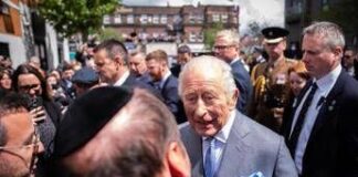 Londra, re Carlo incontra le vittime dell’attacco al quartiere ebraico Golders Green