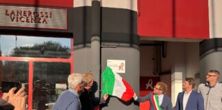 Stadio Menti di Vicenza, tribuna d’onore intitolata a Giulio Savoini a 10 anni dalla scomparsa giulio savoin targa vicenza menti