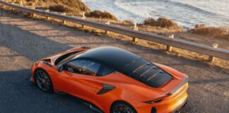 Lotus presenta Emira 420 Sport, la più potente e leggera di sempre