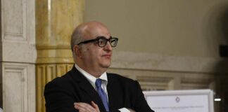 Mario Sechi sotto tutela per le minacce degli anarchici