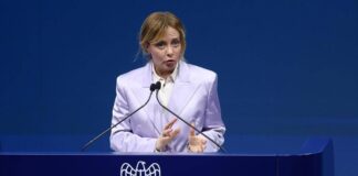 Meloni cita Virgilio all’assemblea di Confindustria: “Così si sale alle stelle”