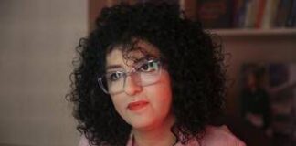 Narges Mohammadi dimessa, lo staff medico: “Servono cure e riposo, carcere sarebbe condanna a morte”