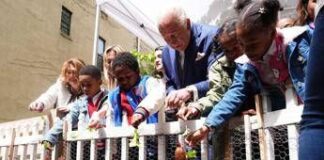 Reali e pollai, Carlo e Meghan: “I know my chickens”