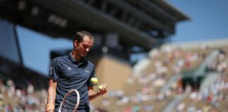 Roland Garros, Medvedev soffre il caldo e litiga con la moglie: “Comportati bene”