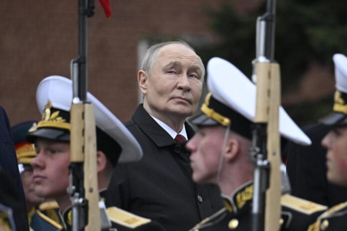 Russia, settimana nera per Putin: fiducia ai minimi e consenso in caduta libera