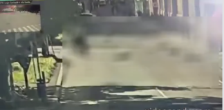 Modena, auto sulla folla: il video delle telecamere Modena, auto sulla folla