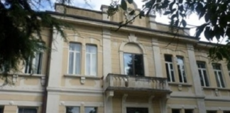 Scuola di Marostica nel mirino politico, PD e AVS difendono maestre e autonomia scolastica dagli ispettori ministeriali Scuola di Marostica Arpalice Cuman Pertile