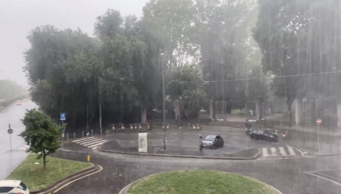 Bomba d'acqua a Milano Bomba d'acqua a Milano