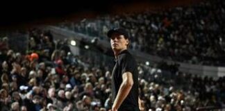 Sinner in campo, ma il Centrale ‘sfotte’ Medvedev: “Dai che è cotto”