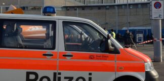 Svizzera, accoltella tre persone gridando ‘Allah Akbar’: arrestato