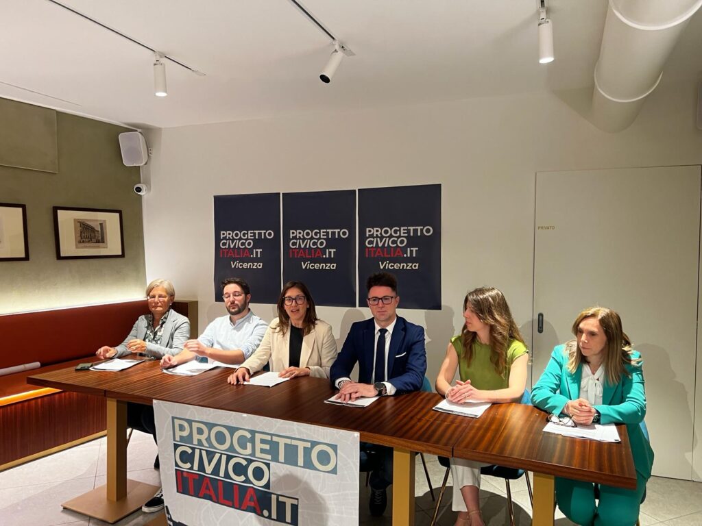 Da sinistra (presentazione del Progetto Civico Italia al Bar Minerva): Elisabetta Tescari (Torri di Quartesolo); Michele Walczer Baldinazzo (Longare); Sara Baldinato (Vicenza), Marco Rabito (Monticello Conte Otto); Veronica Scapin (Sovizzo) e Roberta Tamiozzo (Quinto Vicentino)