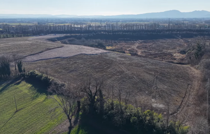 La discarica Terraglioni-Egi Zanotto di Montecchio Precalcino, non è impermeabilizzata e contiene le terre da scavo della SPV contenenti PFBA. La discarica Terraglioni-Egi Zanotto di Montecchio Precalcino, non è impermeabilizzata e contiene le terre da scavo della SPV contenenti PFBA.
