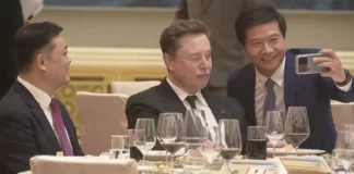 Musk, foto e selfie alla cena Xi-Trump tra smorfie e noia