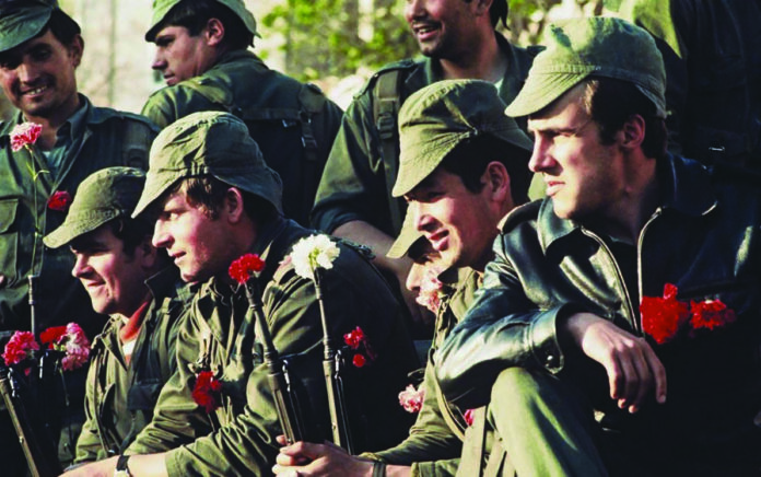 1 La rivoluzione dei garofani in Portogallo, il 25 aprile 1974 25 aprile