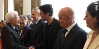 2 giugno, Mattarella saluta artisti e sportivi coinvolti nello spettacolo per gli 80 anni della Repubblica