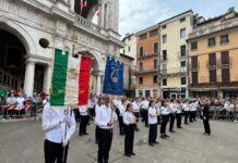 2 giugno a Vicenza, cerimonia in piazza dei Signori. Sindaco Possamai: “Grazie a chi ebbe il coraggio di guardare avanti” 2 giugno vicenza piazza sigonri