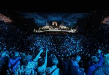 All’Arena di Verona 11mila calici al cielo: record del mondo per il brindisi collettivo All'Arena di Verona 11mila calici al cielo