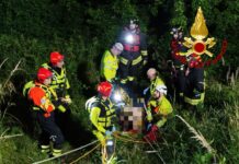 Finisce nel Bacchiglione con la moto: 53enne salvato nella notte nel Padovano dai Vigili del Fuoco Bacchiglione salvato