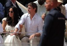 Brad Pitt spettatore al Roland Garros, in tribuna con la fidanzata Ines de Ramon