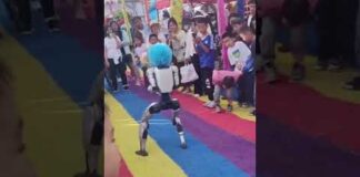 Cina, robot colpisce un bambino con un calcio nello stomaco