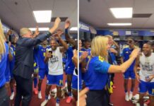 Curacao fa festa ai Mondiali, il re e la regina ballano con la squadra