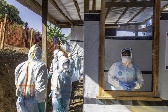 Ebola, epidemia in Congo cresce a velocità eccezionale. Oms: “3.605 casi con 1.587 morti”
