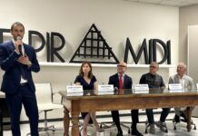 Fotovoltaico Le Piramidi a Torri di Quartesolo, Dal Betto presenta l’impianto da 1.5 mln di euro con Gargiulo, Stecca, Menaldo e Nicolin Fotovoltaico Le Piramidi, da sinistra Andrea Gargiulo. Paola Nicolin, Giorgio Dal Betto, Flavio Stecca, Giorgio Monaldo