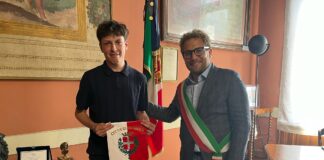 Vicenza, vince la Gara nazionale del Turismo: Alessio Magon riceve i complimenti del sindaco Giacomo Possamai e Alessio Magon