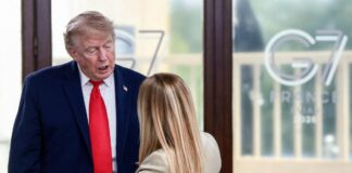 Gli attacchi di Trump aiutano Meloni, il sondaggio: aumenta la fiducia nella premier