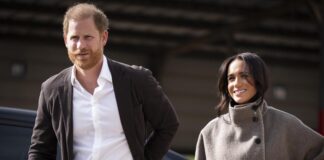 I Sussex in Gb con i figli, grazie a un ricatto emotivo di Harry a Re Carlo?