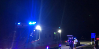 Bici travolge pedone a Dueville, quattordicenne soccorso dal 118 dopo l’impatto, stava andando in sagra con la famiglia. Il ragazzo in bici ammette: “stavo controllando l’ora nel cellulare” bici travolge pedone dueville