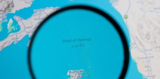 Iran: “Hormuz è chiuso, violato accordo sul Libano”. Vance: “Nessuna prova del blocco”