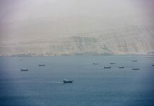 Iran ribadisce: “Libero transito a Hormuz per soli 60 giorni”. Svelato piano con Oman per pedaggio nello Stretto